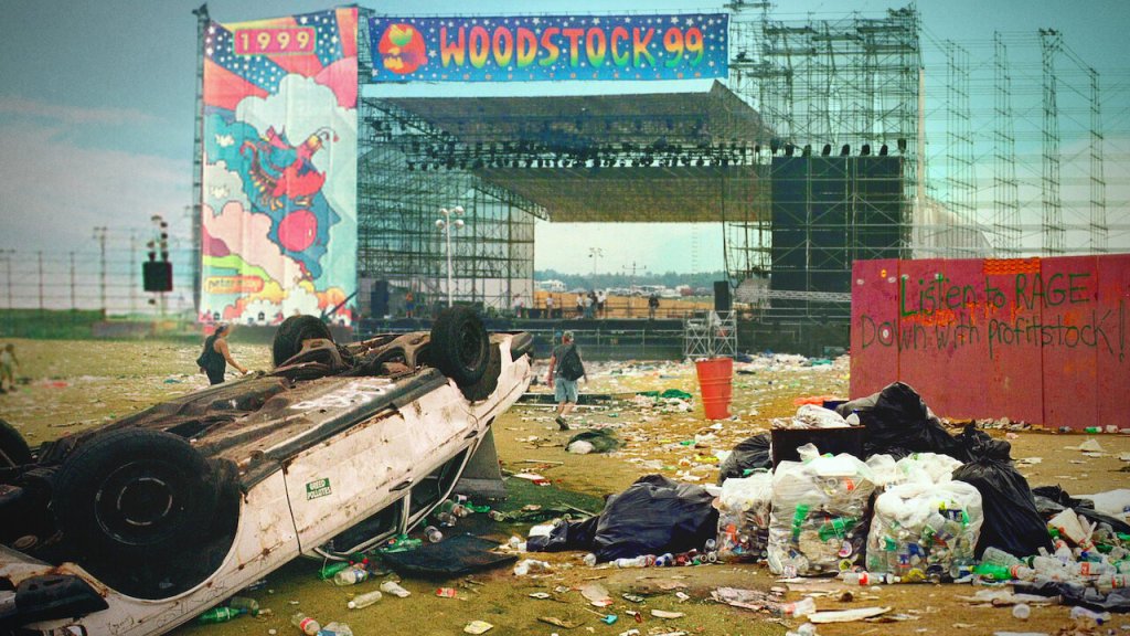 Trainwreck Woodstock 99: De la felicidad al&nbsp;desastre
