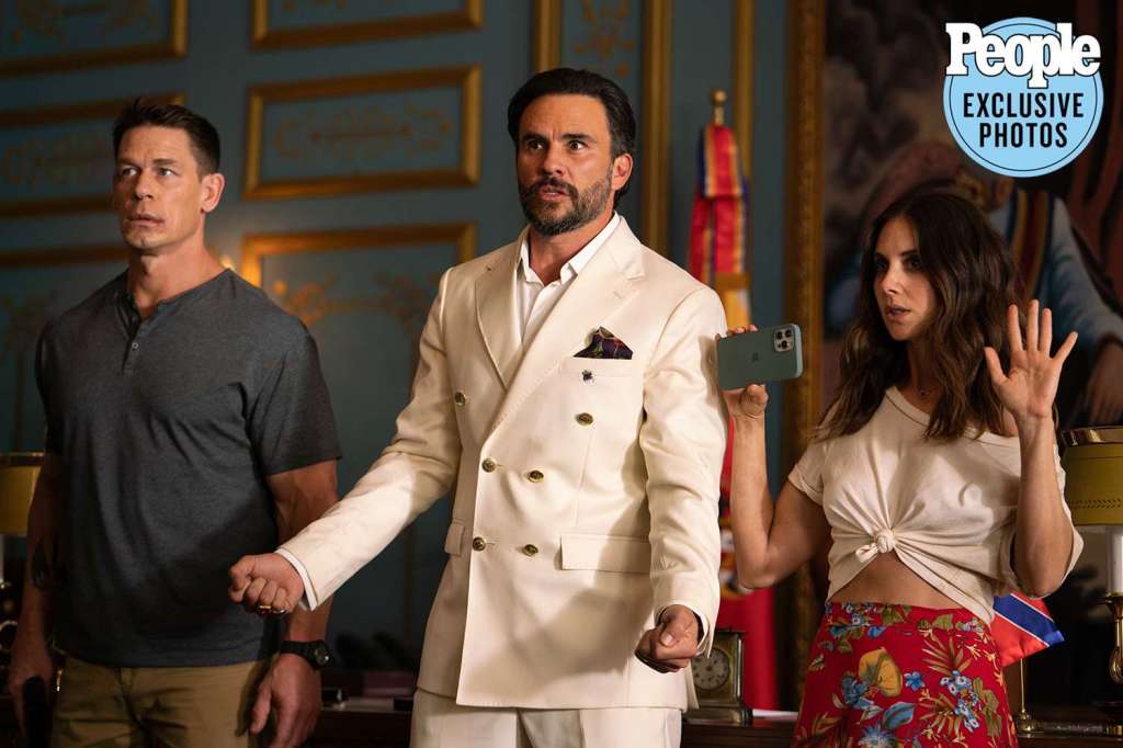 Héroe por encargo elenco