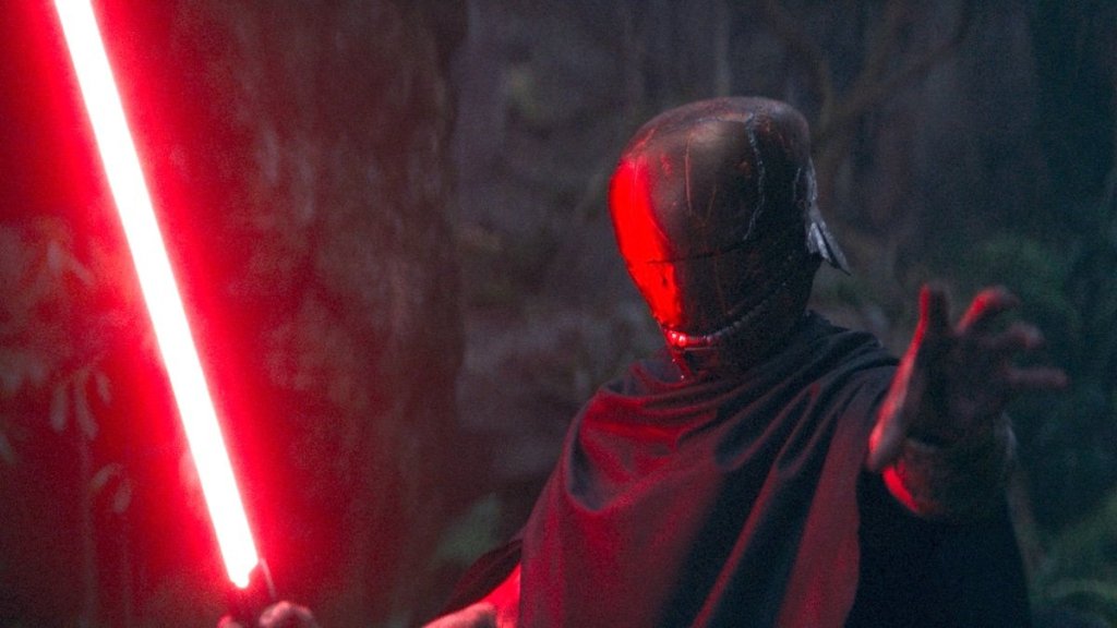 The Acolyte: ¿De qué está hecho el casco del Sith?