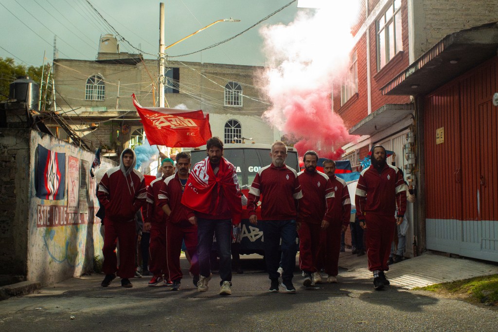 ¡YA DISPONIBLE EL TRÁILER OFICIAL DE 90 MINUTOS, LA NUEVA SERIE ORIGINAL DE&nbsp;PEACOCK!